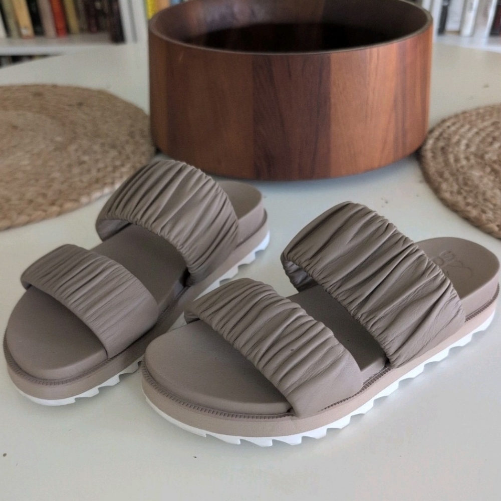 Sorel Roaming Two Strap  Slide Sandal Taupe New without Box  US Size 5.5